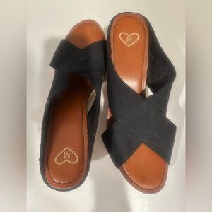 Women's “Madeline” black 3” wedge cork sandals. Elastic cross straps. 10